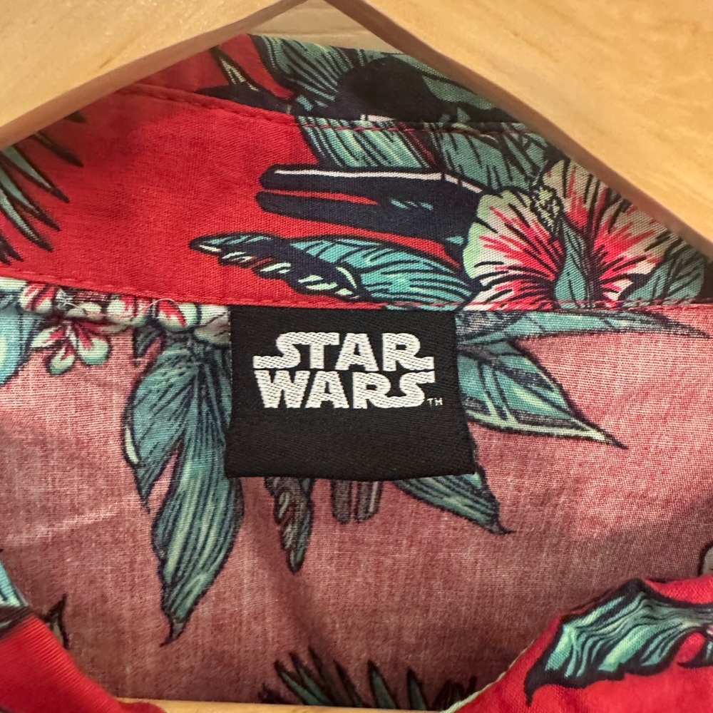 STAR WARS button down - Picture 5 of 8